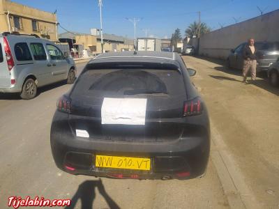 208 2022 00km - Thumbnail 2