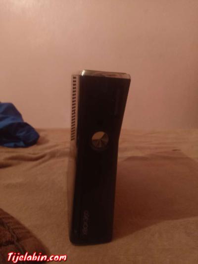 XBOX 360 SLIM - Thumbnail 2