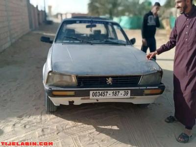 سيارة 505للبيع او يبراز - Thumbnail 4