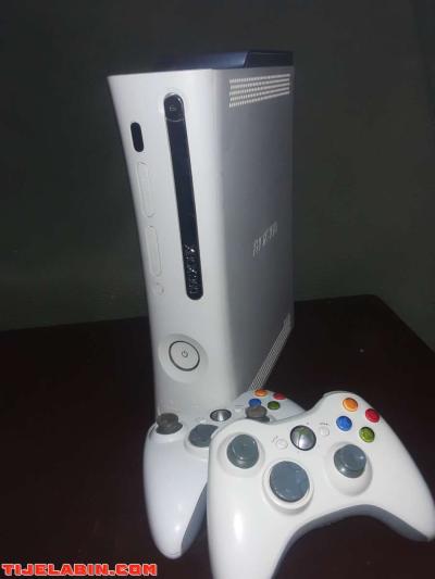 Xbox 360 - Thumbnail 3