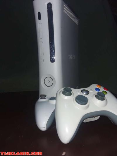 Xbox 360 - Thumbnail 2