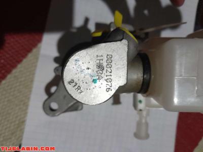 maître cylindre pompe de frein nissan micra - Thumbnail 3