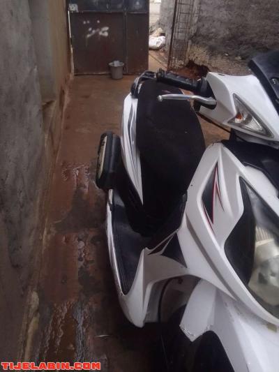 sr 2015 roso motor 10/10 carinaj 9/10 - Thumbnail 4