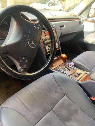 mercedes - Thumbnail 3