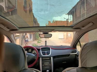 Peugeot 207 HDi 16 92ch - Thumbnail 2