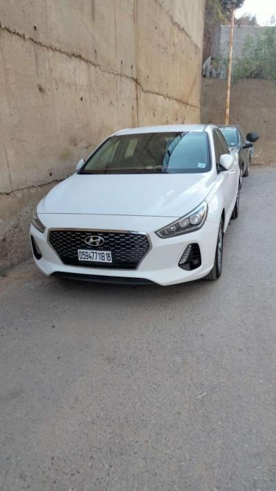 i30 Hyundai - Thumbnail 2