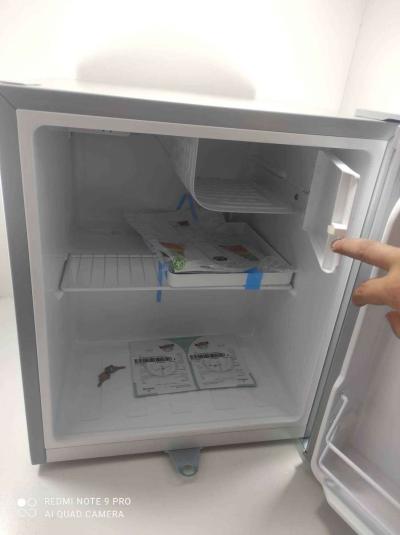 ثلاجة صغيرة للمكتب او للغرفةRAYLEN - Thumbnail 2