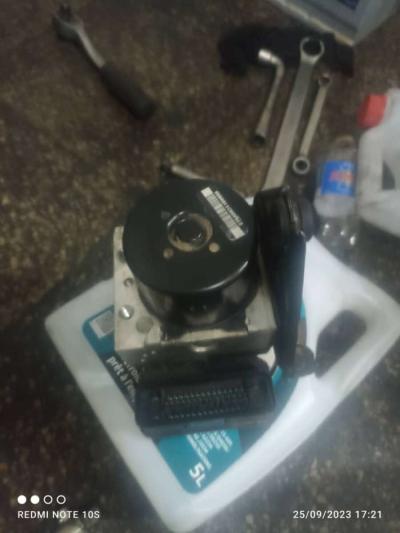 نحتاج ابي اي سيارة فكس فيقن ثوران2016 اتماتيك - Thumbnail 4