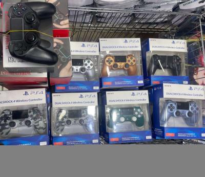 وحدة تحكم بلاي ستيشن 4 - Thumbnail 2