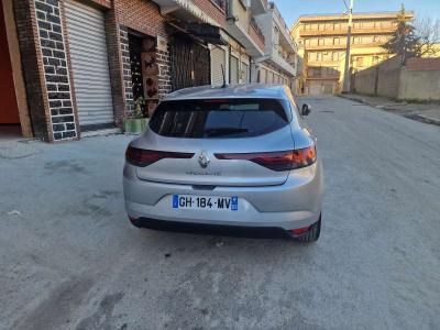 سيارة رونو - Thumbnail 4