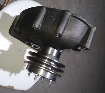 POMPE A  EAU POUR VOLVO F10 - Thumbnail 4