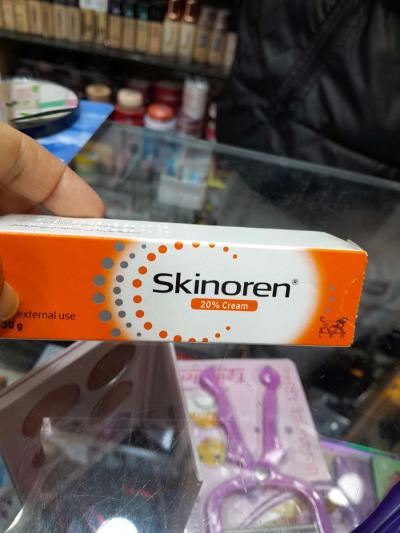 كريم سكينورين للوجه يتخلص من جميع آثار حب الشباب