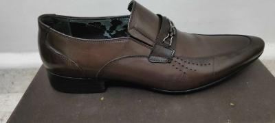 deux Chaussures classiques pour hommes - Thumbnail 2