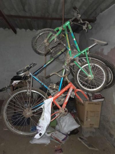 عندي  2 بيسيكلات  للبيع شويا خسهم خدمة خفيفة - Thumbnail 4