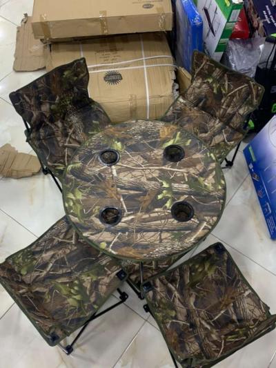 طاولة مع كراسي قابليين للطي - Thumbnail 3