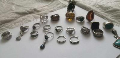 خواتم فضة من العقيق والكهرمان