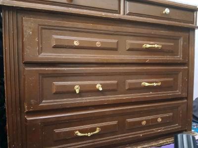 اثاث منزلي مستعمل معروض للبيع ارجو اعطائي سعر مناسب له - Thumbnail 3