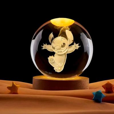 Lampe boule de projection en cristal 3D Stitch - Thumbnail 3