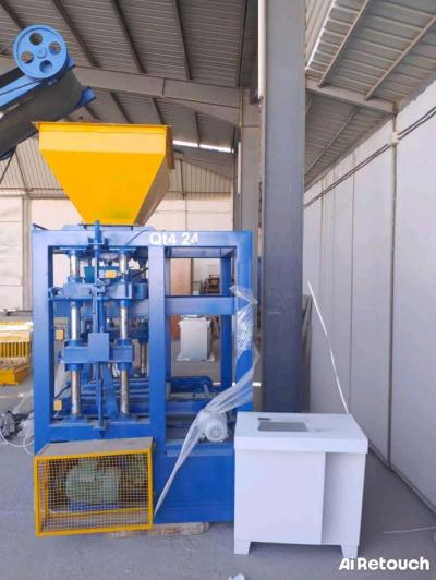 آلة صنع القوالب المجمعة من الخرسانة  جديدة لم تستعمل - Thumbnail 4