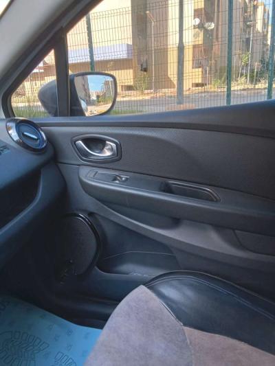 CLIO 4 gt line - Thumbnail 3