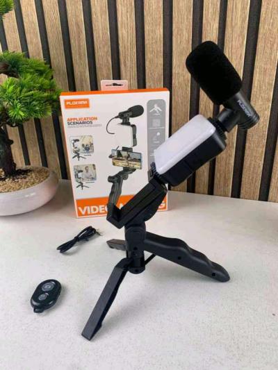 طقم تصوير إحترافي مع ميكروفون و إضاءة - Thumbnail 2