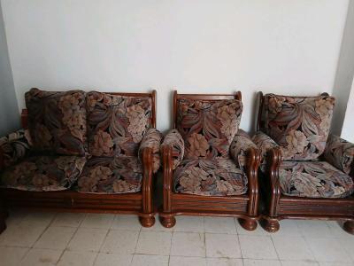 اثاث منزلي مستعمل معروض للبيع ارجو اعطائي سعر مناسب له - Thumbnail 5