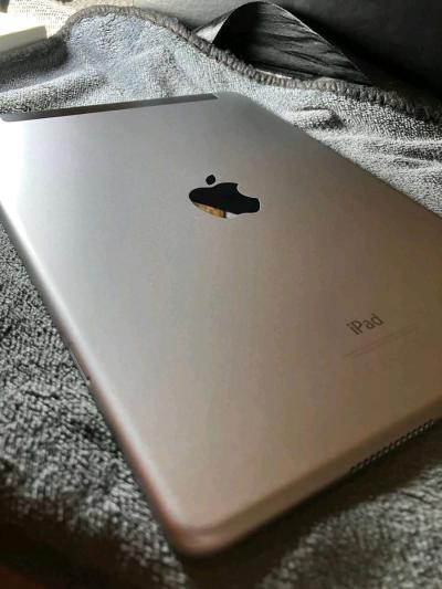 iPad Air 2nd 32G WiFi  cellular LTE - Thumbnail 2