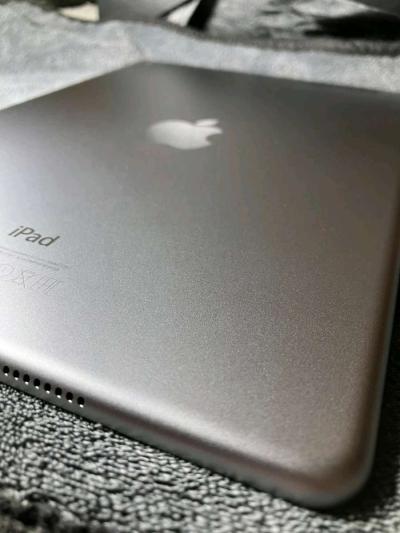 iPad Air 2nd 32G WiFi  cellular LTE - Thumbnail 3