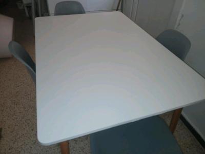 table de cuisine avec 4 chaises - Thumbnail 5