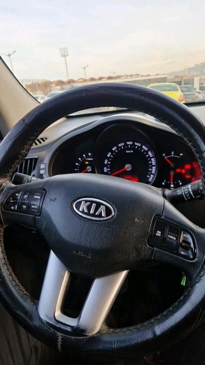 KIA SPORTAGE  CRDI  4 2 ANNE 2012 PREMIERE MAIN - Thumbnail 2