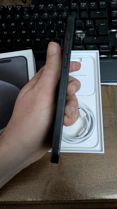 iPhone 15 Pro max - Thumbnail 5
