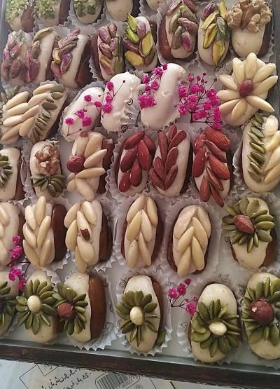 تمر بريستيج بالمكسرات وعينة اللوز بنة زمان مميزة وتستاهل الت