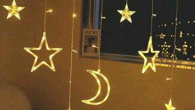 ستائر رمضانية مضيئة على شكل هلال - Alger Centre, Alger