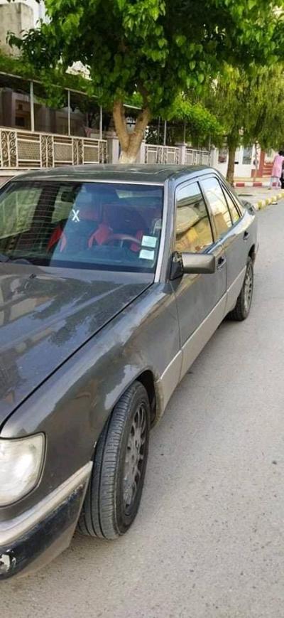 Mercedes la 300D - Thumbnail 2