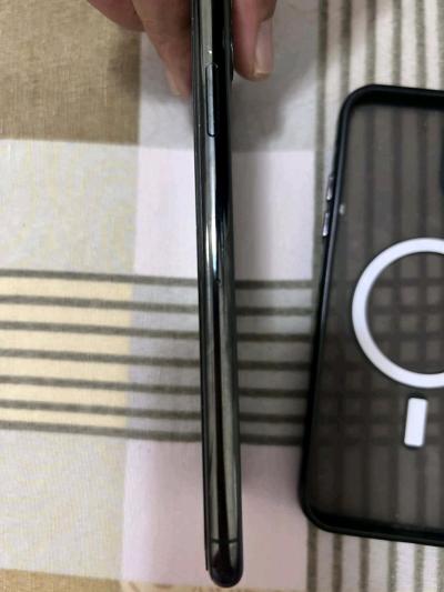 iPhone 11 Pro Max - Thumbnail 2