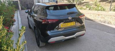 nissan Qashqai essence 13 TCE 140 machia 94000 boite manuel - Thumbnail 3