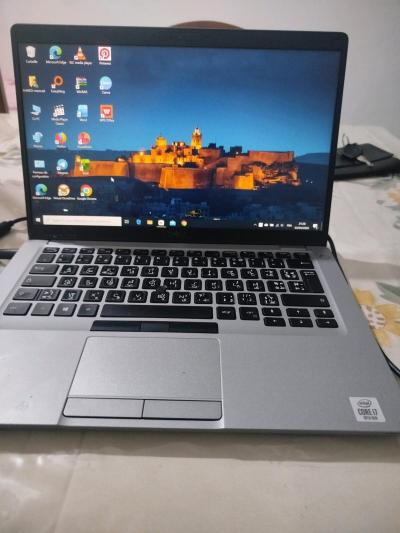 حاسوب محمول من نوع dell