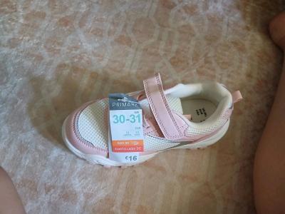 ملابس واحذيه للاطفال - Thumbnail 6