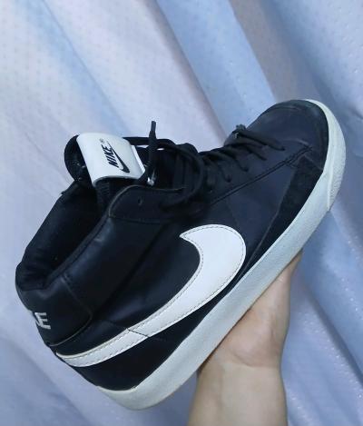 Baskets Nike Blazer Mid Noir et Blanc
