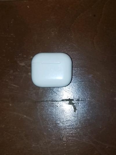 Bluetooth Designed by Appie in California Assembied in USA A